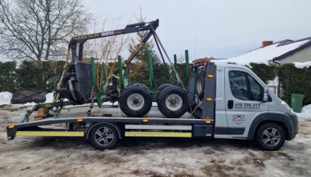 Maszyna leśna na lawecie w Kętach